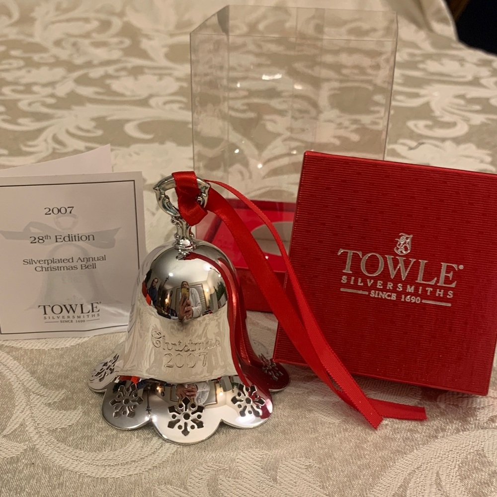 Towle Silversmiths 2007 Annual Christmas Bell